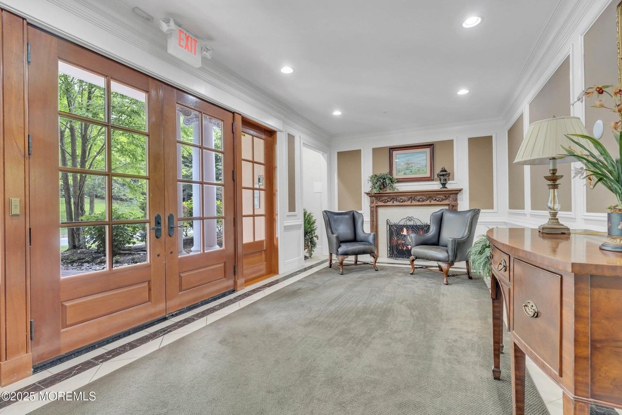1021 Oval Rd #1021 - Photo 4 of 20