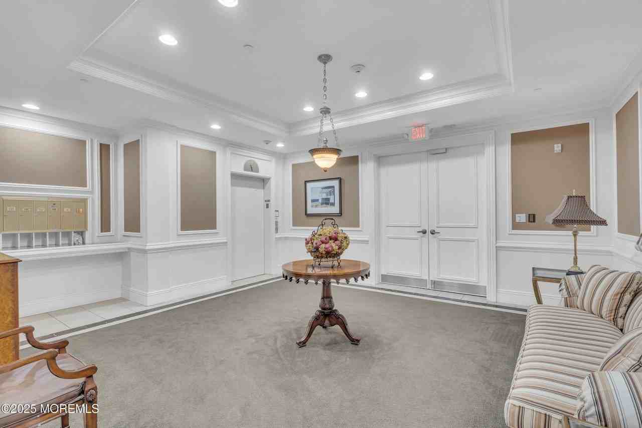 1021 Oval Rd #1021 - Photo 5 of 20