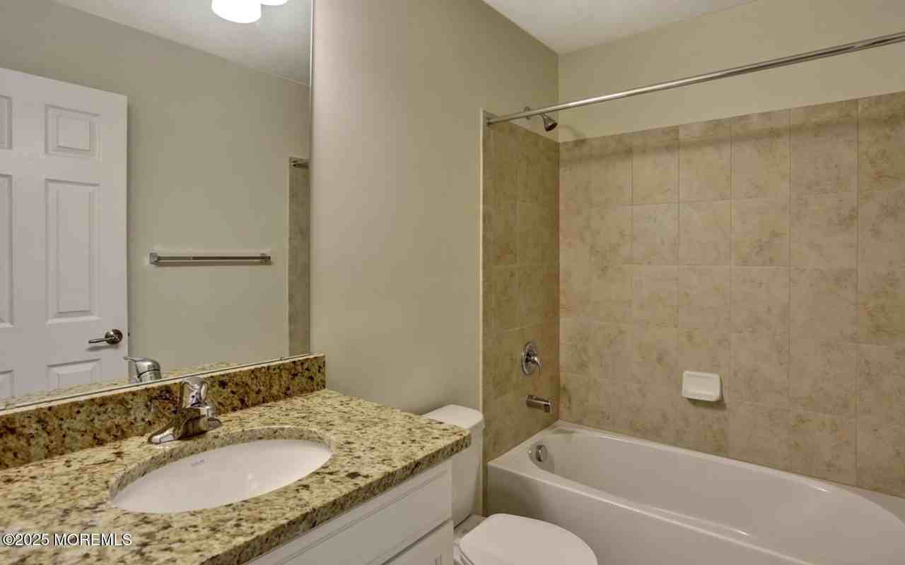 146 Waypoint Dr #2004 - Photo 4 of 22