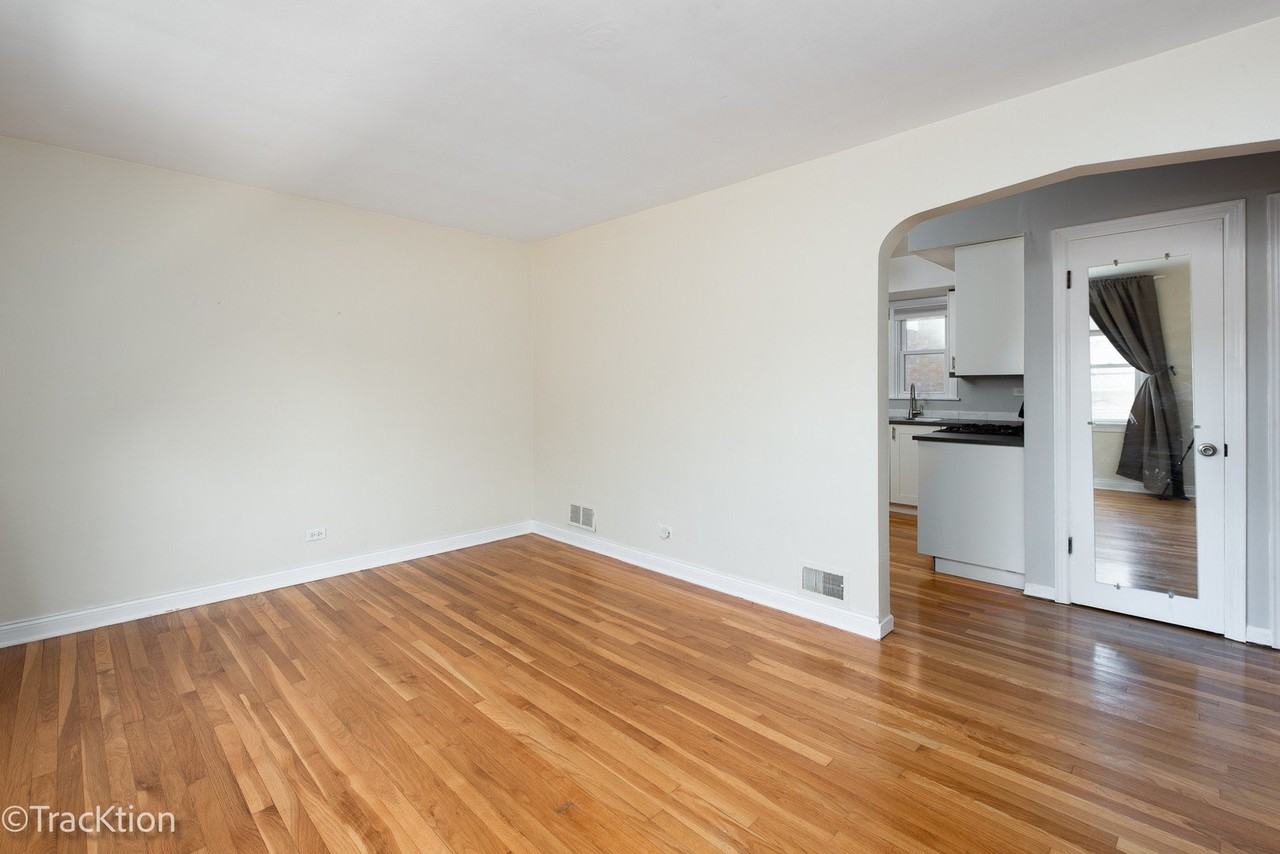 5034 W Argyle St #2 - Photo 3 of 14
