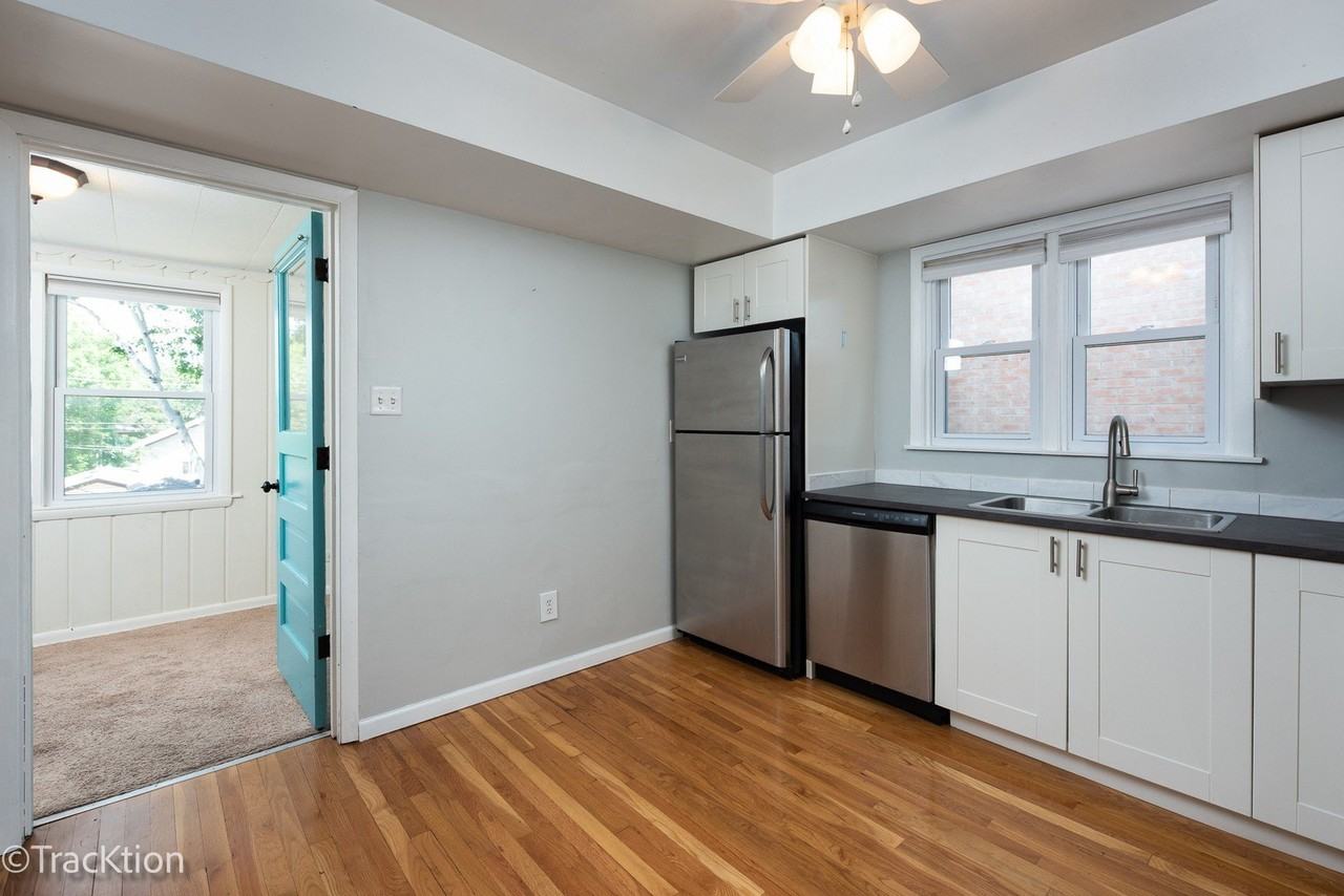 5034 W Argyle St #2 - Photo 5 of 14