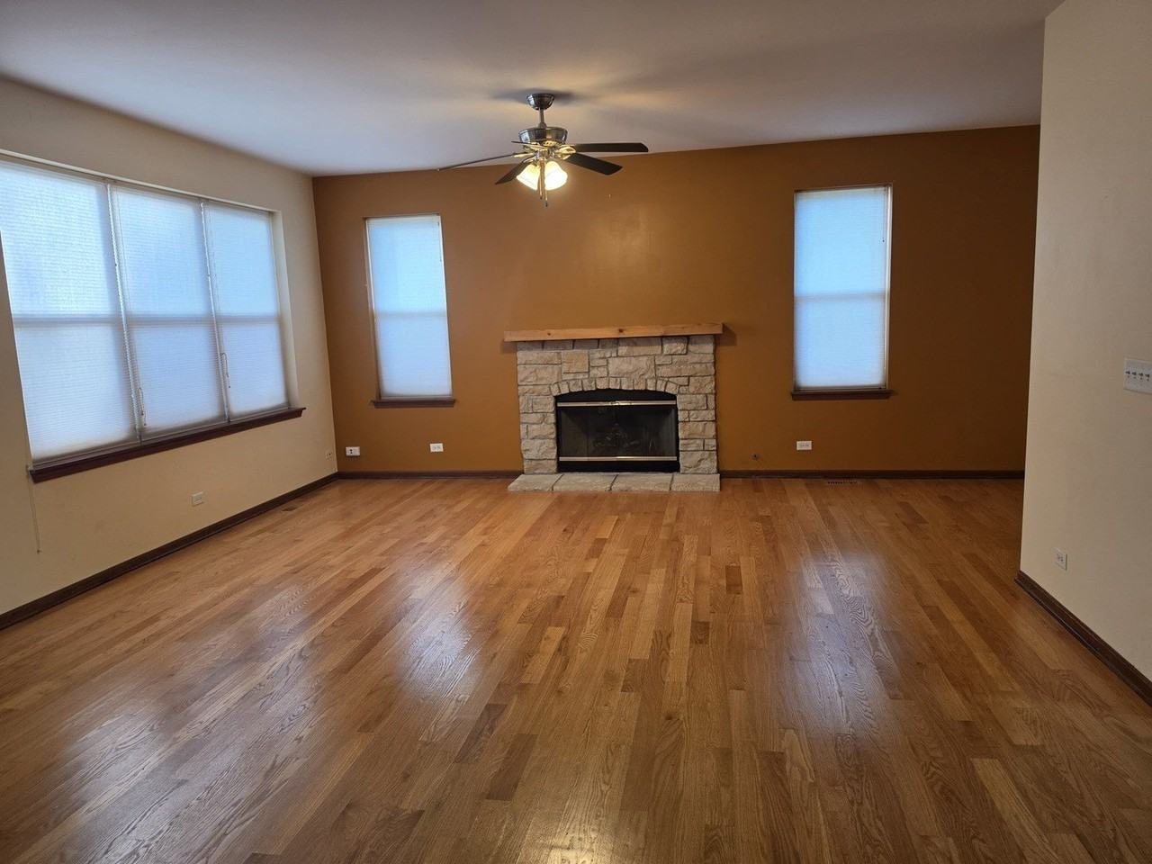 2350 Fishhook Way - Photo 4 of 25