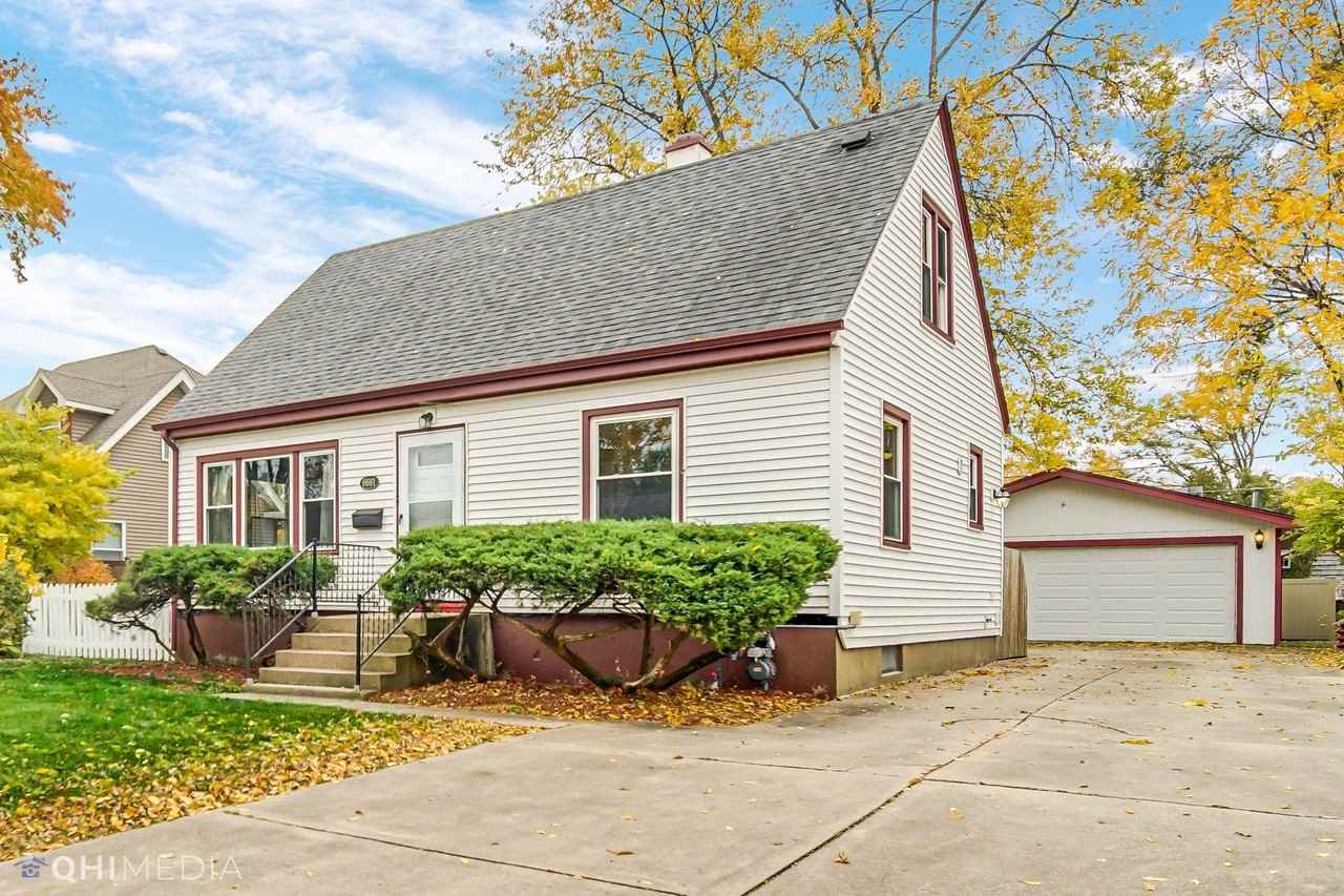 6661 Glenview Dr - Photo 2 of 28
