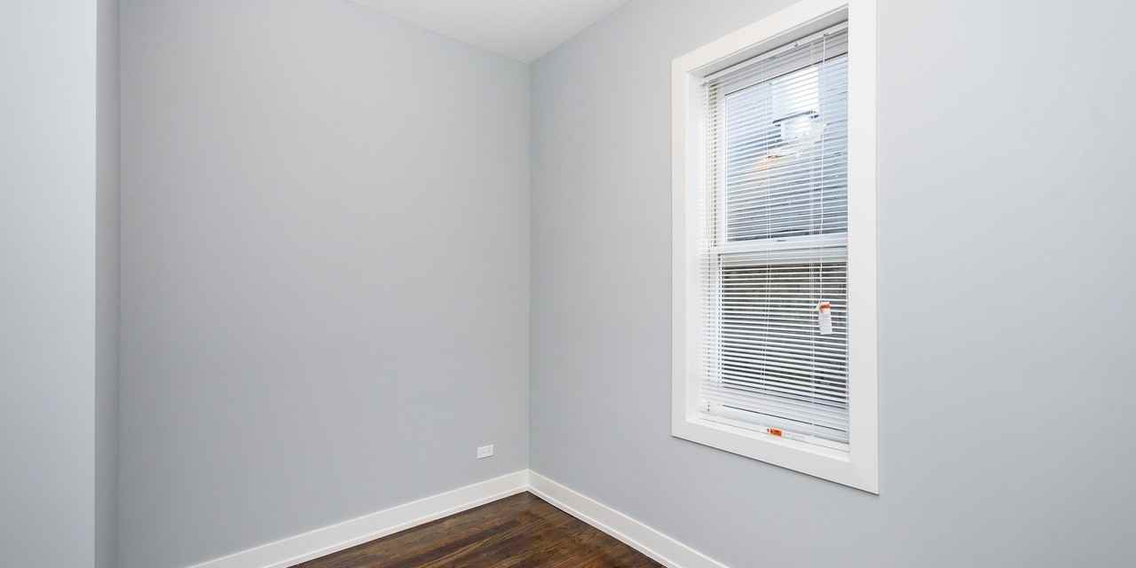 2163 N Bell Ave #2R - Photo 7 of 12