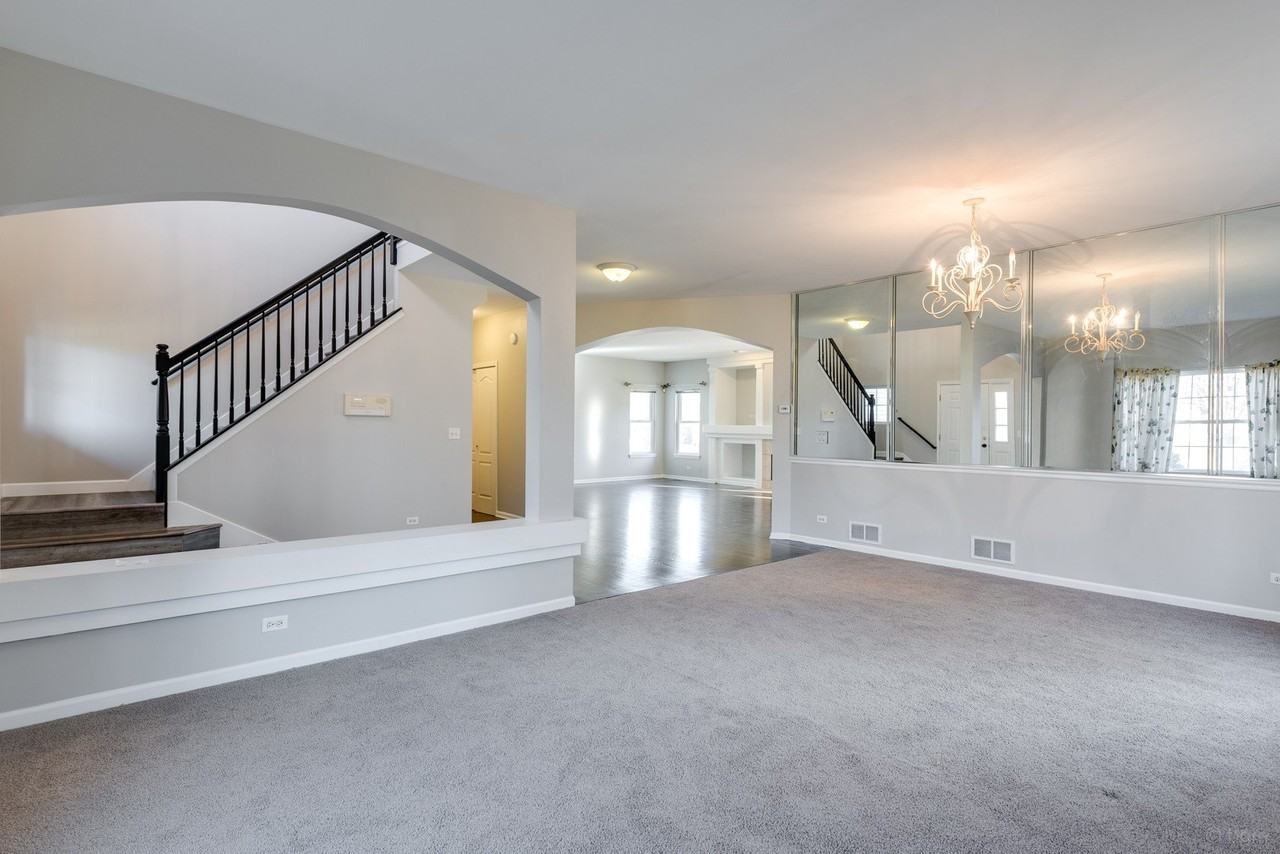 954 Campbell Dr - Photo 3 of 31