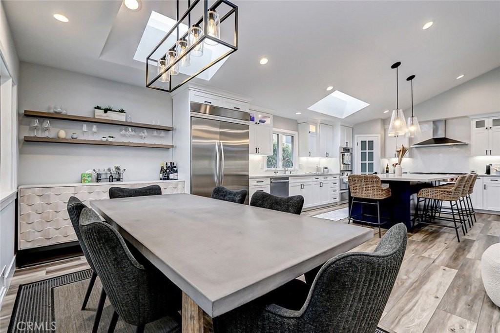 1456 3rd St - Photo 4 of 30