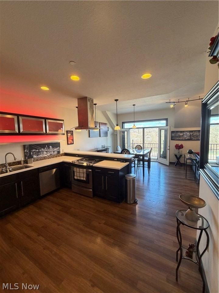 1846 Front St #408 - Photo 3 of 22