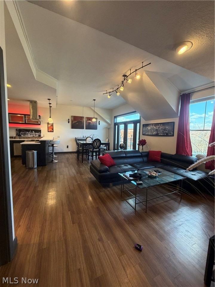 1846 Front St #408 - Photo 4 of 22