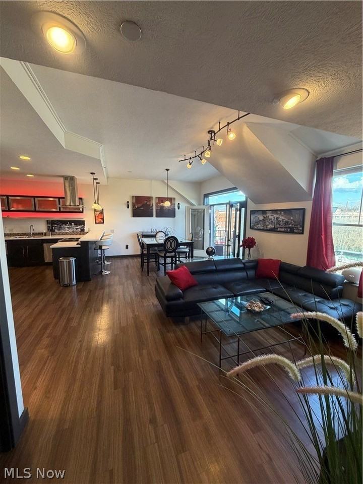 1846 Front St #408 - Photo 5 of 22