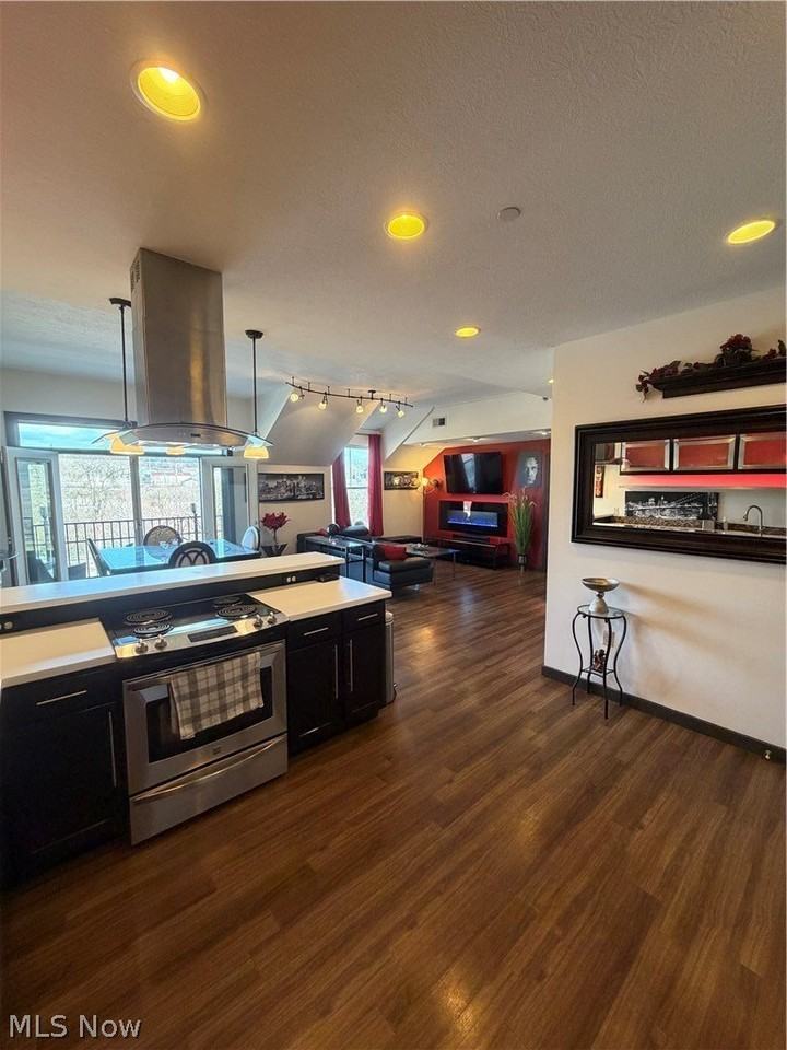 1846 Front St #408 - Photo 7 of 22