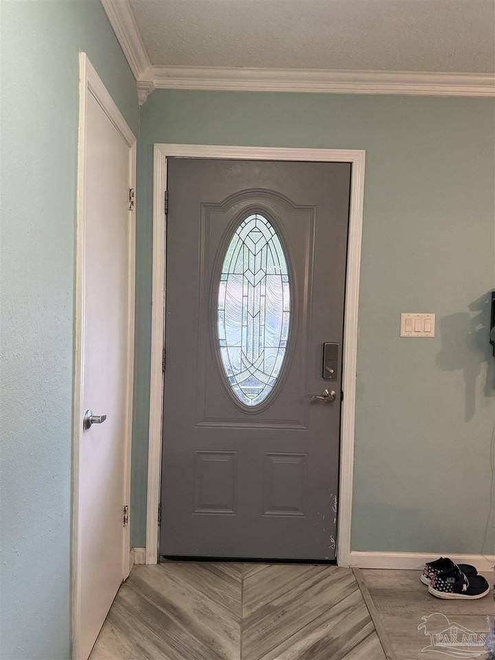 8108 Ridgefield Rd - Photo 4 of 28