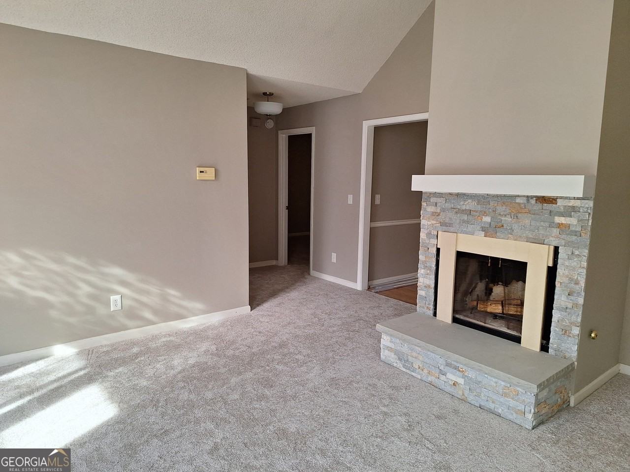 41 Sandstone Ln - Photo 3 of 19