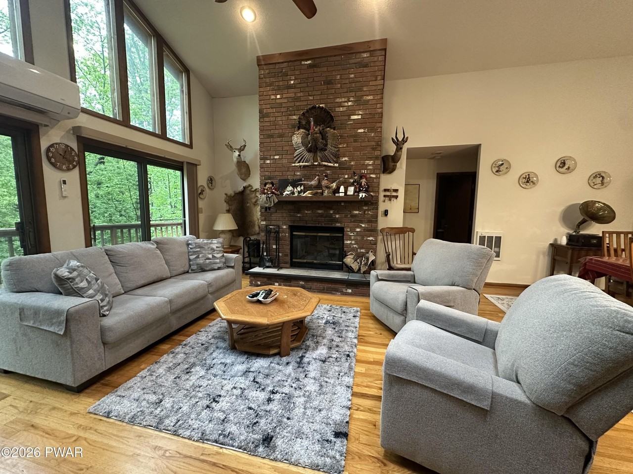 130 Lakeview Ter - Photo 4 of 22