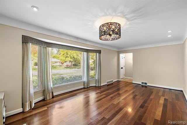 2546 Dorchester Rd - Photo 6 of 48