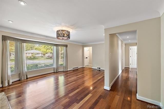 2546 Dorchester Rd - Photo 7 of 48