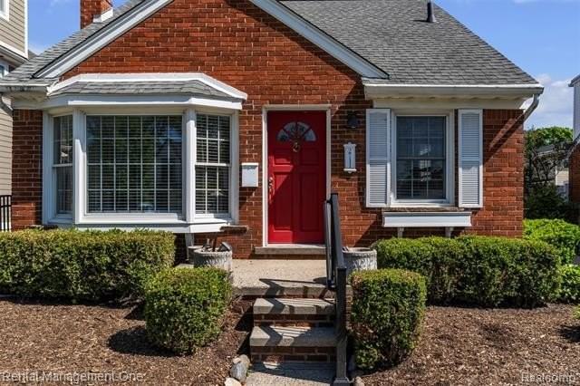 2711 Dorchester Rd - Photo 2 of 50