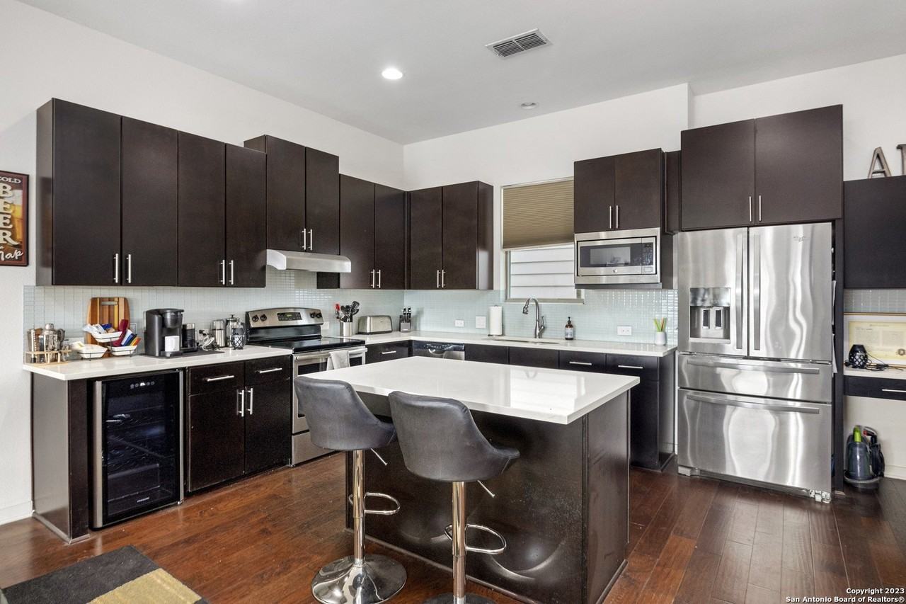 223 W Laurel - Photo 4 of 18