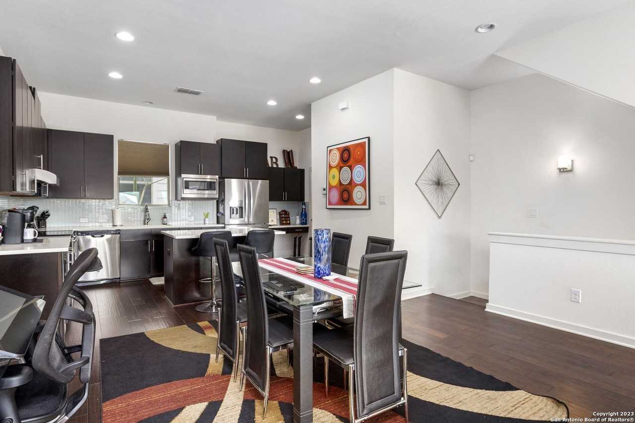 223 W Laurel - Photo 7 of 18