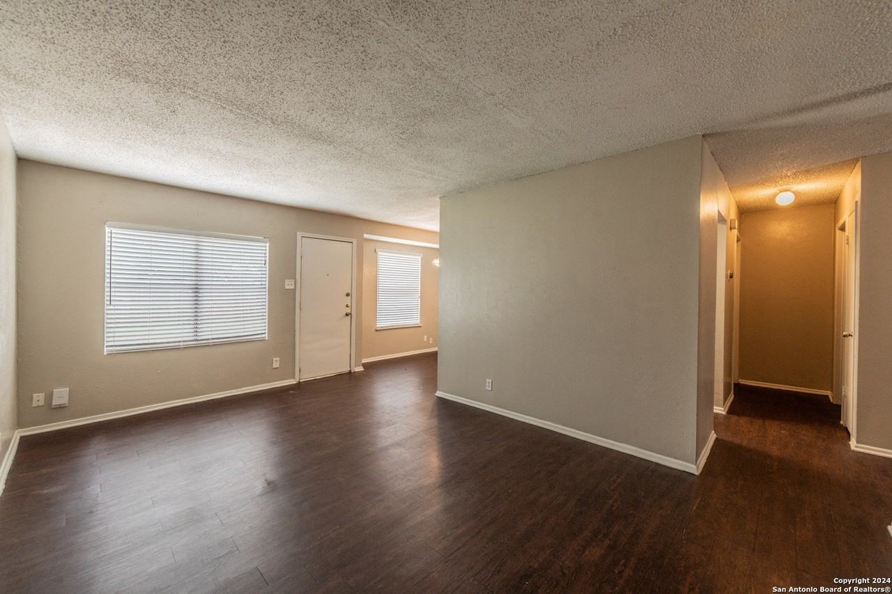 5915 Cliff Ridge Dr - Photo 5 of 33
