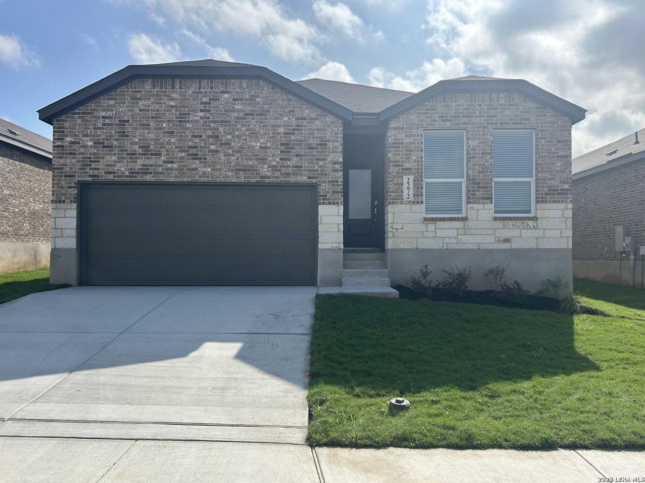 2272 Monument Hl - Photo 3 of 29