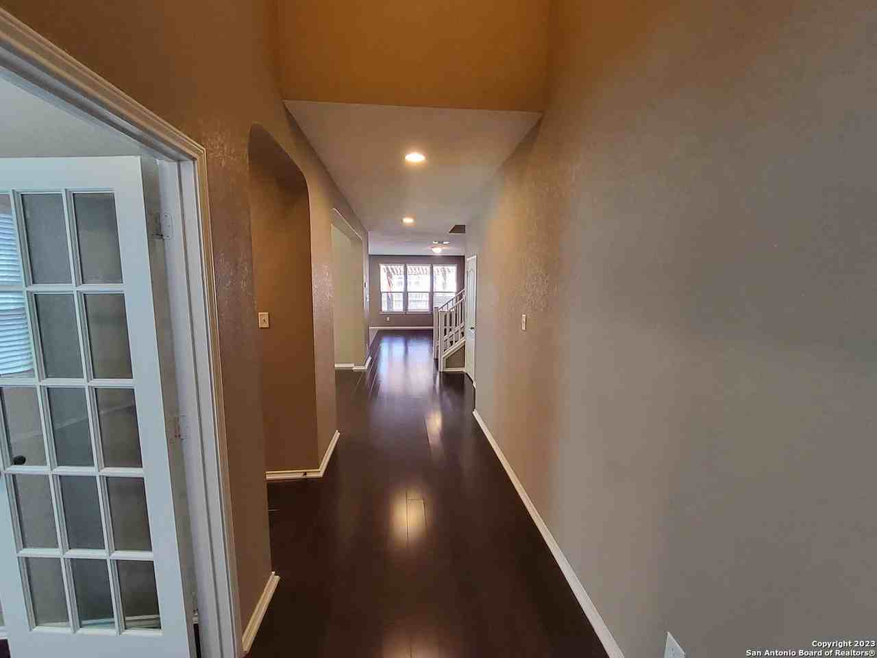 20223 Oak Panache - Photo 2 of 15