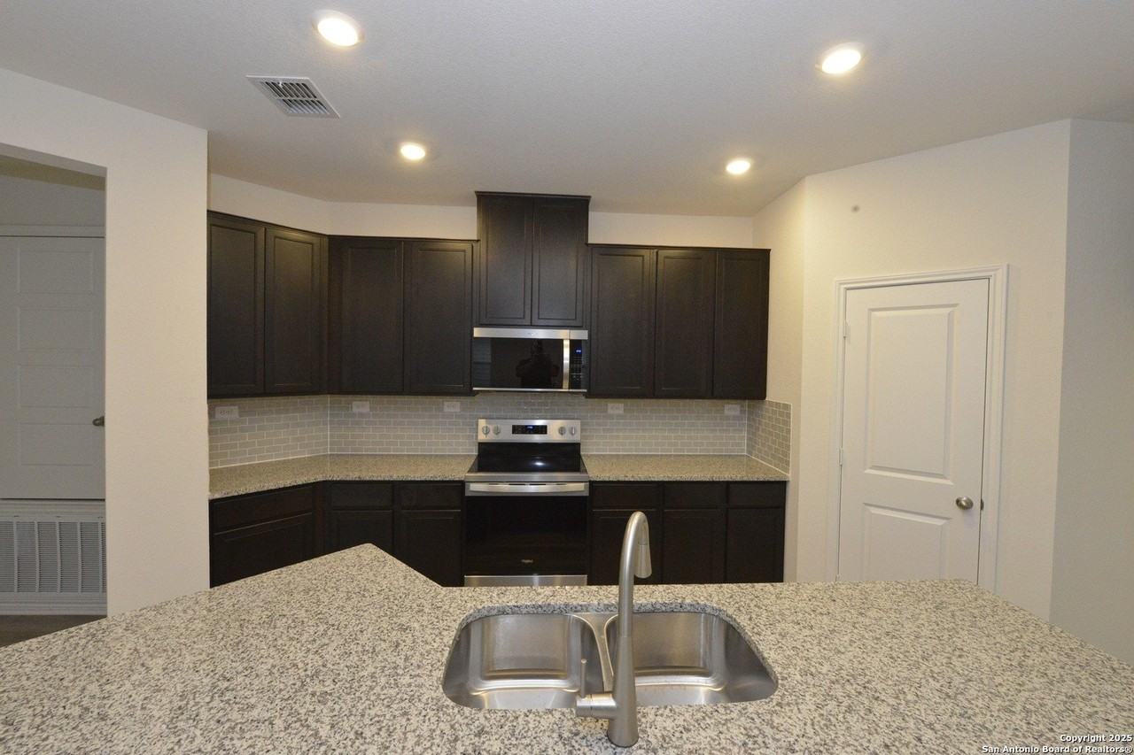 131 E Granite Shores Dr - Photo 3 of 25