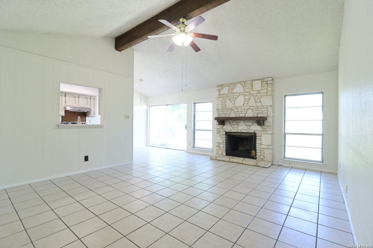 1306 Tideland St - Photo 5 of 27