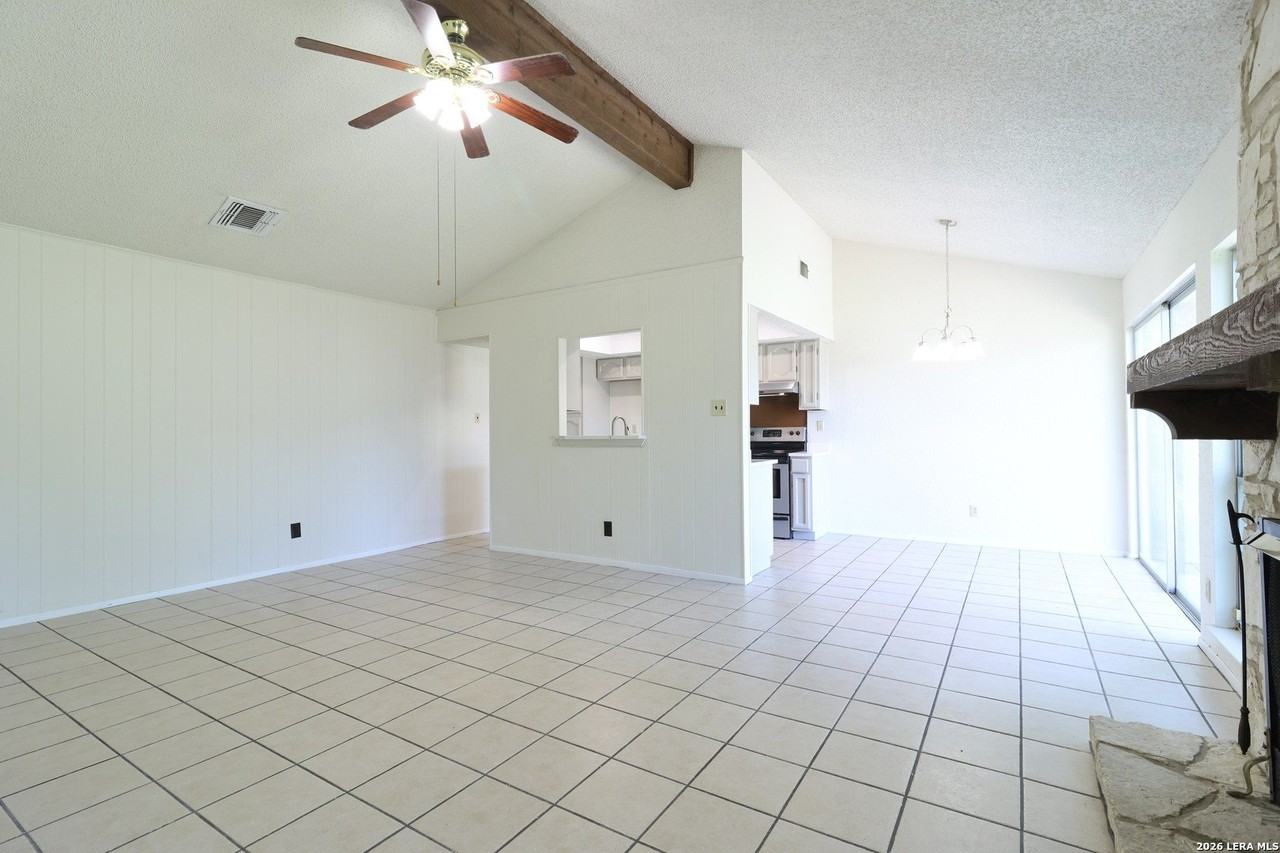 1306 Tideland St - Photo 6 of 27