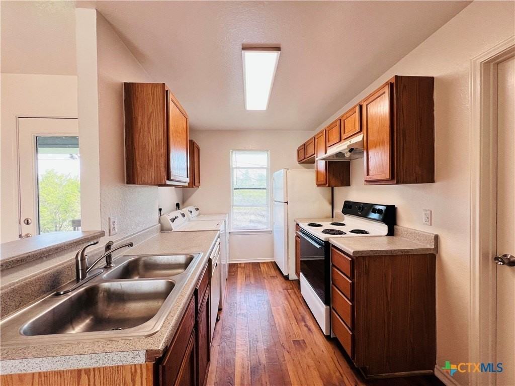 1621 Inca Dr #D - Photo 3 of 7