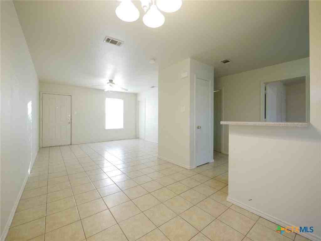 1621 Inca Dr #C - Photo 3 of 9