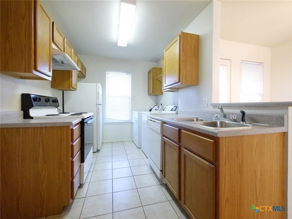 1621 Inca Dr #C - Photo 5 of 9