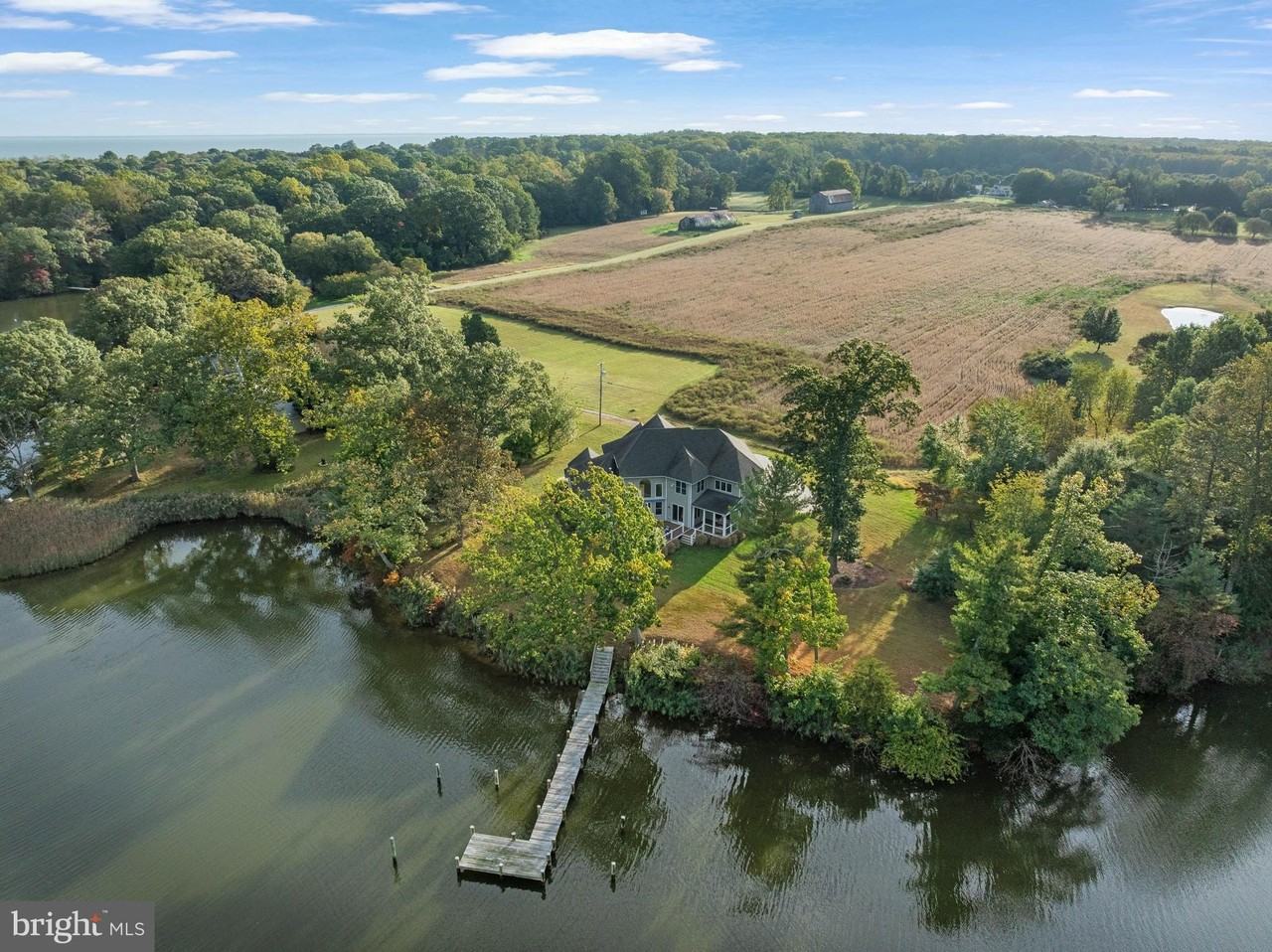 1576 Bay Head Rd - Photo 4 of 50