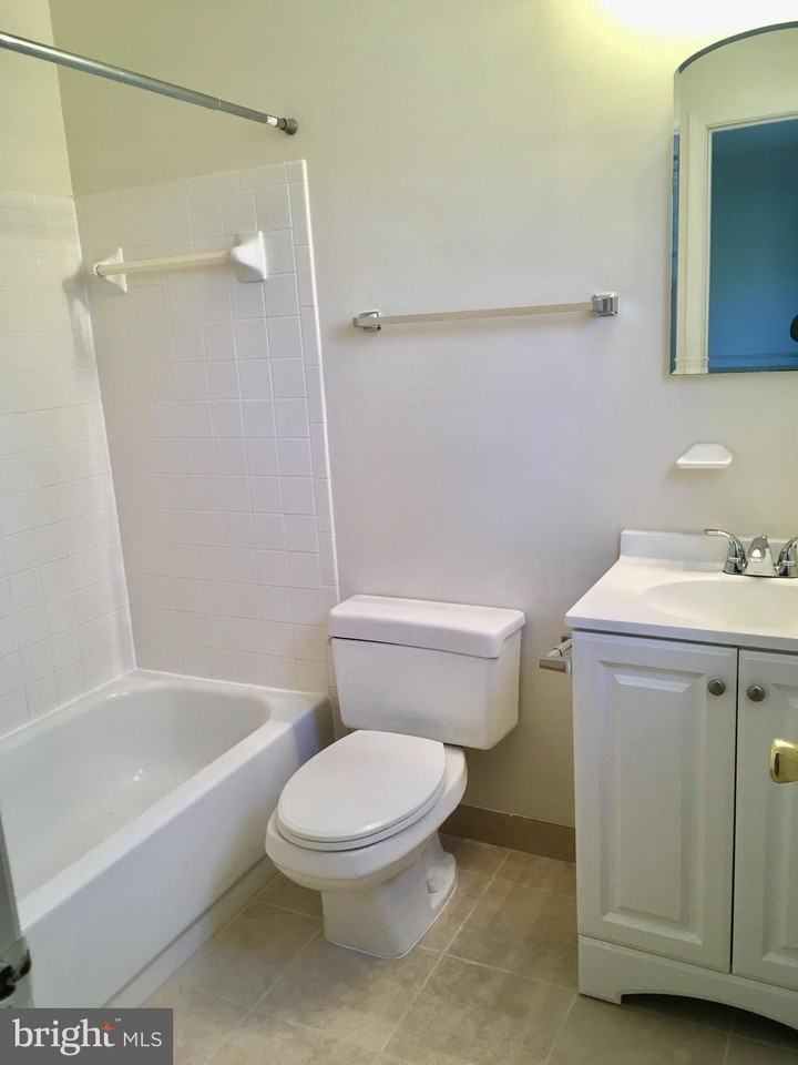 17939 Shotley Bridge Pl - Photo 7 of 8