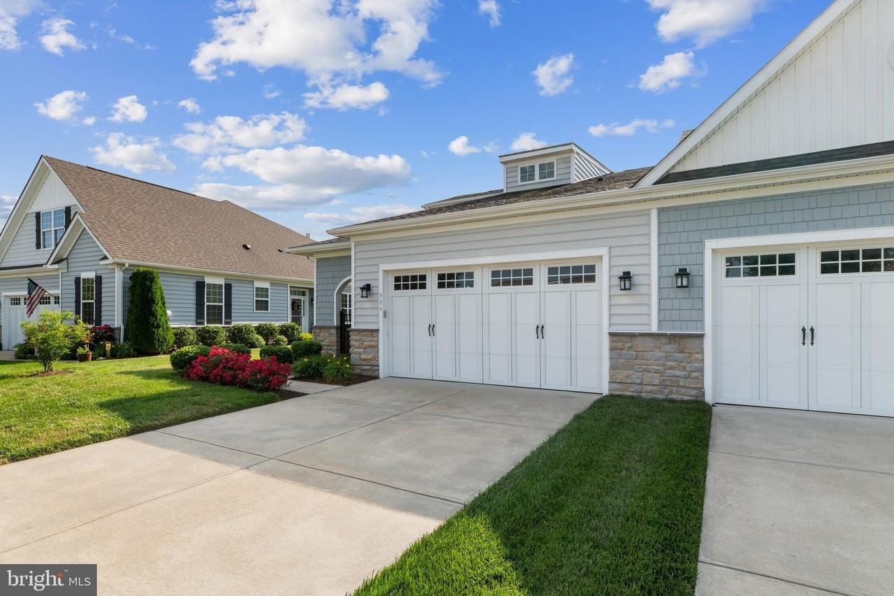 906 Moorings Cir #9 - Photo 7 of 34