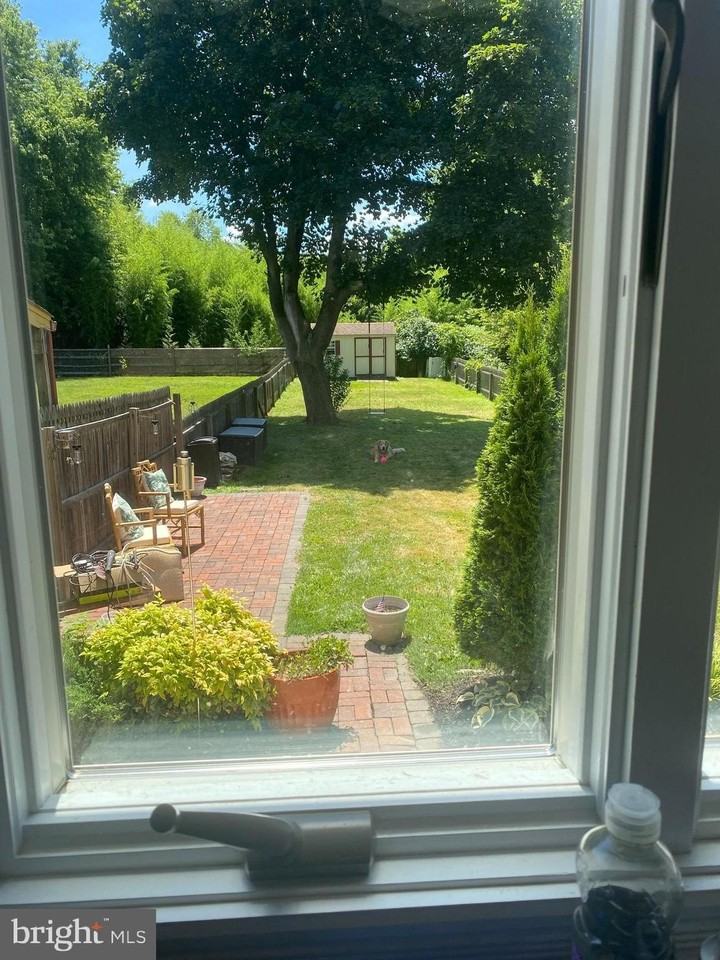 130 E Marshall Ave - Photo 4 of 19