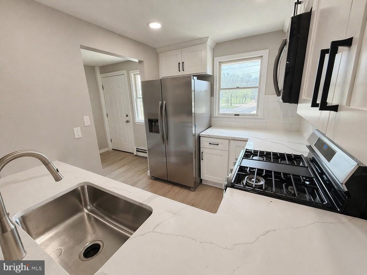 359 Whites Rd #B - Photo 4 of 19