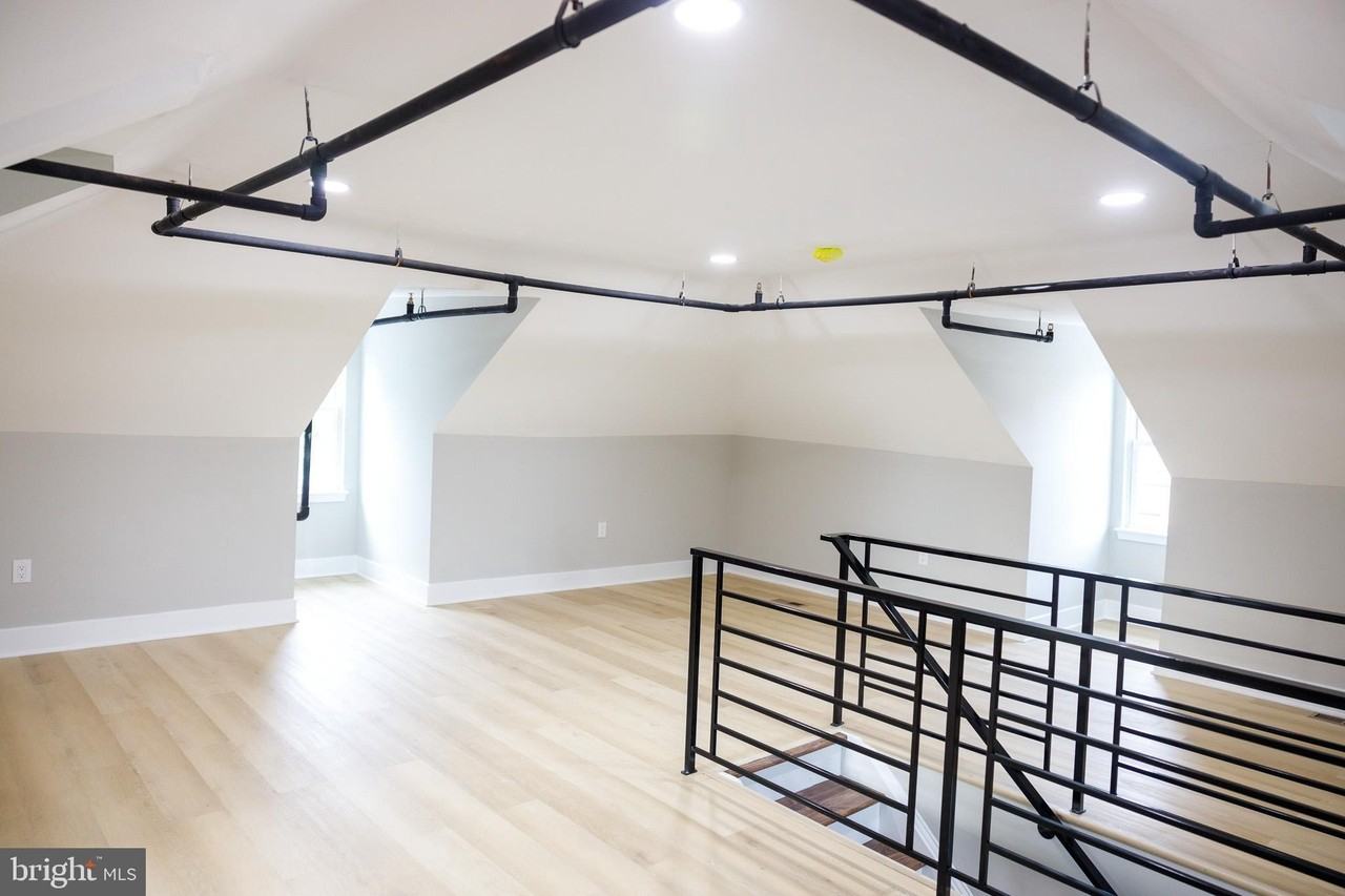 1201 Lindley Ave - Photo 4 of 26