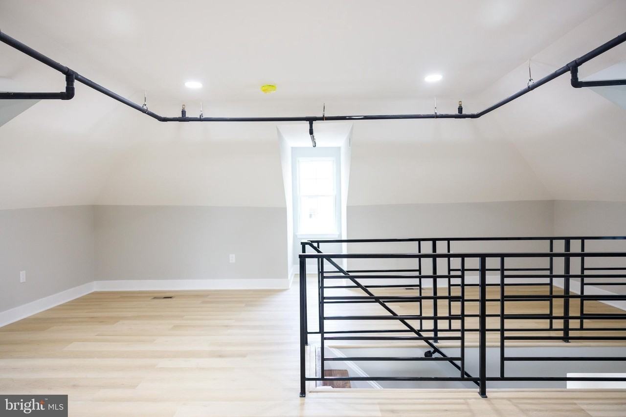1201 Lindley Ave - Photo 5 of 26