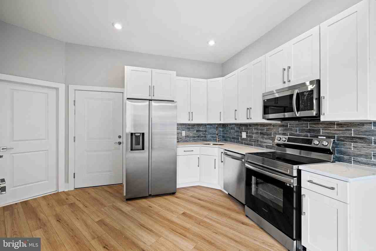 1733 N 2nd St #302 - Photo 2 of 16