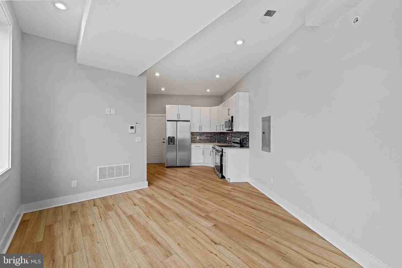 1733 N 2nd St #302 - Photo 6 of 16