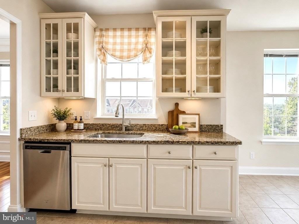 9204 Charleston Dr #303 - Photo 4 of 41