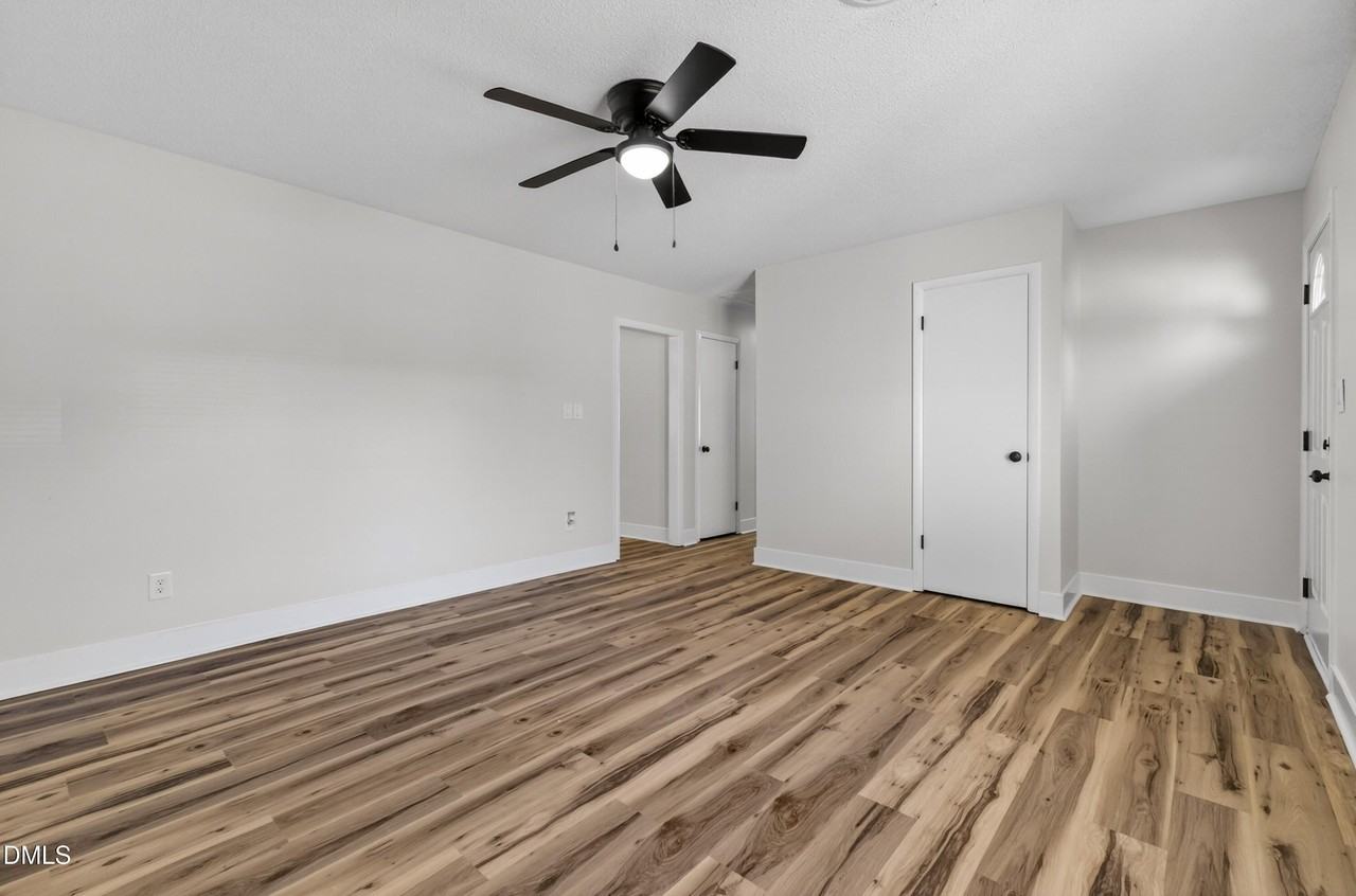 137 Grange St - Photo 7 of 19