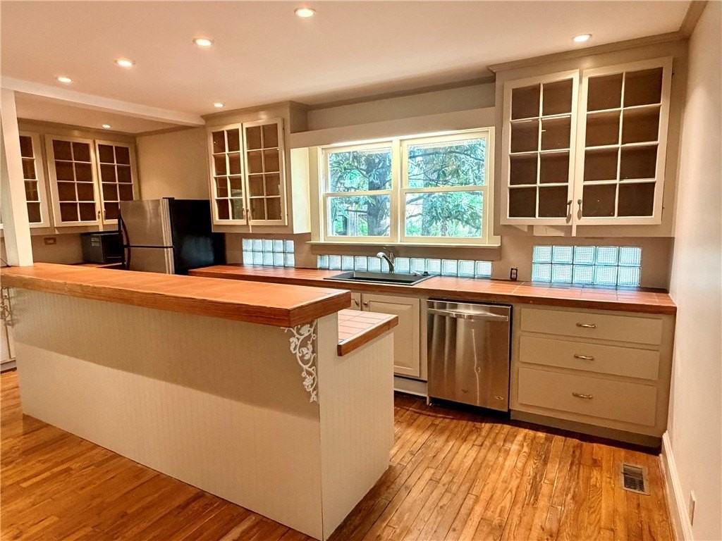 107 Stardust Ln - Photo 7 of 33