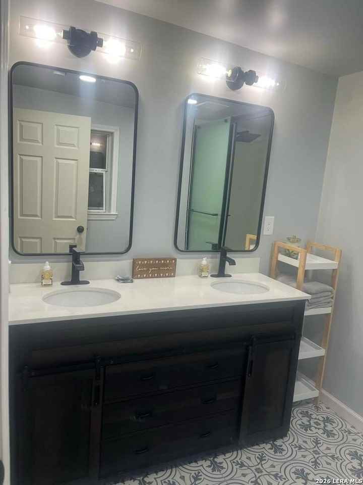 146 Howle - Photo 3 of 4