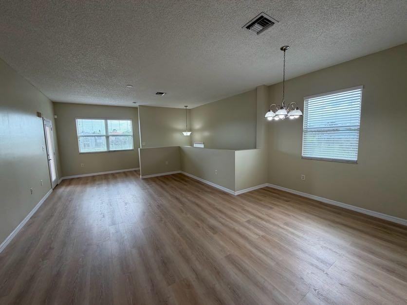 2925 Crestwood Ter - Photo 3 of 31