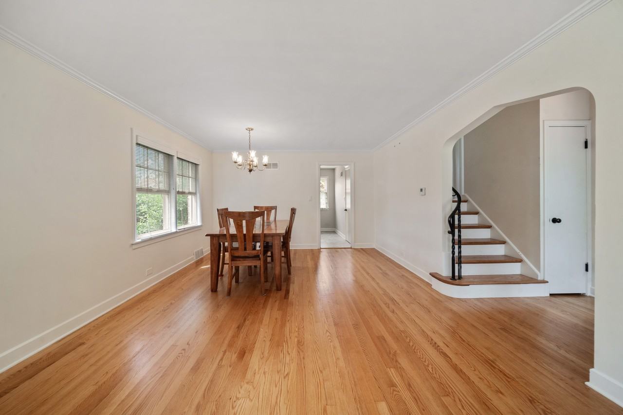 5320 Suffield Ct - Photo 5 of 30