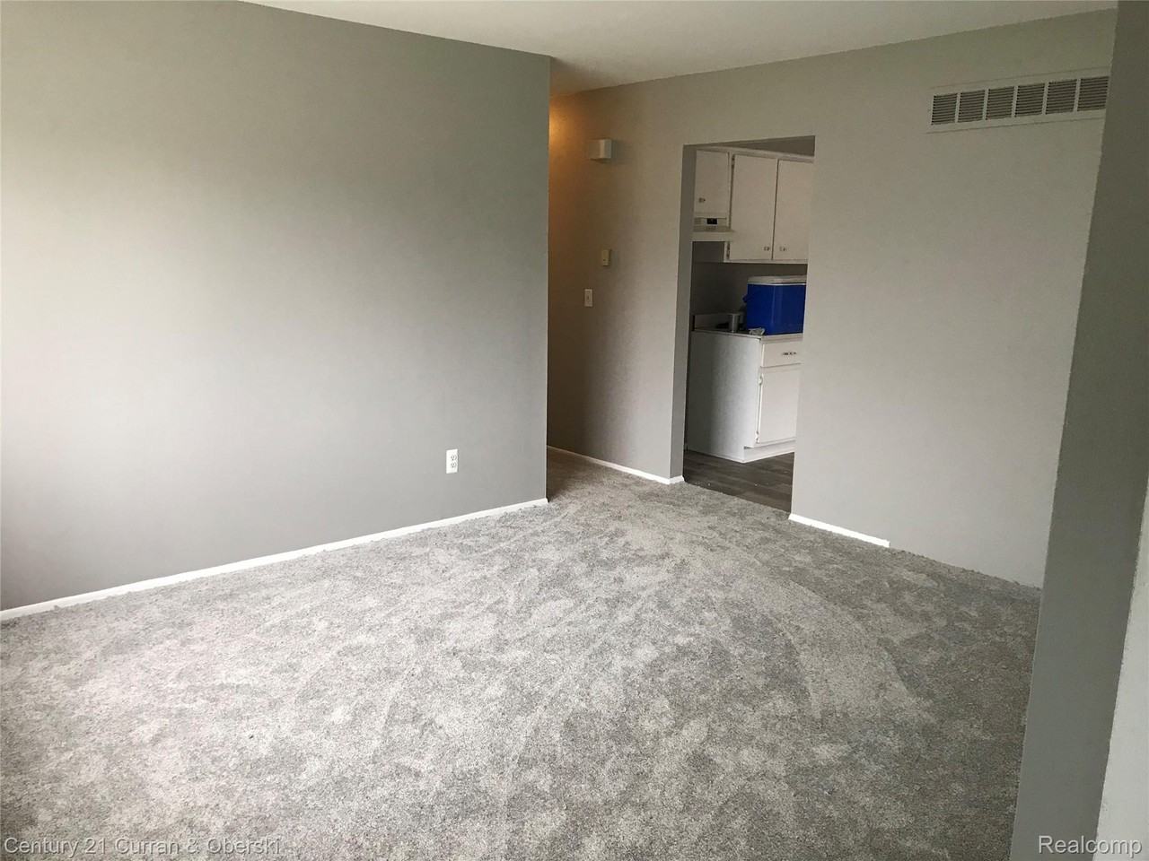 22489 Daniels St - Photo 5 of 7