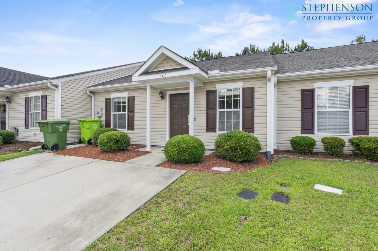 423 Elders Pond Cir #1 - Photo 2 of 27