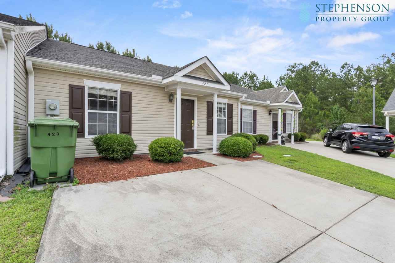 423 Elders Pond Cir #1 - Photo 3 of 27