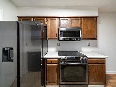 1419 Riverdale Estate Estate - Photo 4 of 9